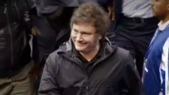 Entre silbidos e insultos, Javier Milei votó en las elecciones de Boca