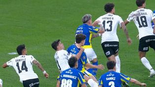 ¿Hubo penal para Central en el primer tiempo ante Corinthians?