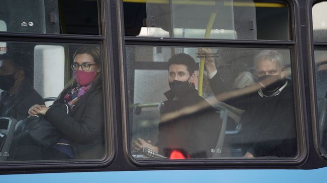 El cumplimiento de las medidas sanitarias de hacerse tanto en el transporte urbano como en el interurbano.&nbsp;