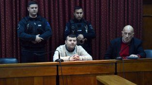 EL momento en que Juan Cruz Gambini recibe la sentencia durante el juicio por el crimen de Julio Cabal