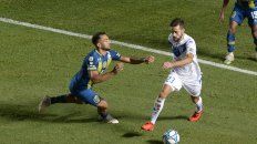 Fito Rinaudo dio mucha pelea en el mediocampo, pero Vélez manejó más la pelota. Fito Rinaudo dio mucha pelea en el mediocampo, pero Vélez manejó más la pelota.
