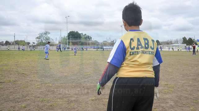 El club Instituto se vistió de azul y oro con la presencia de Chicho Serna