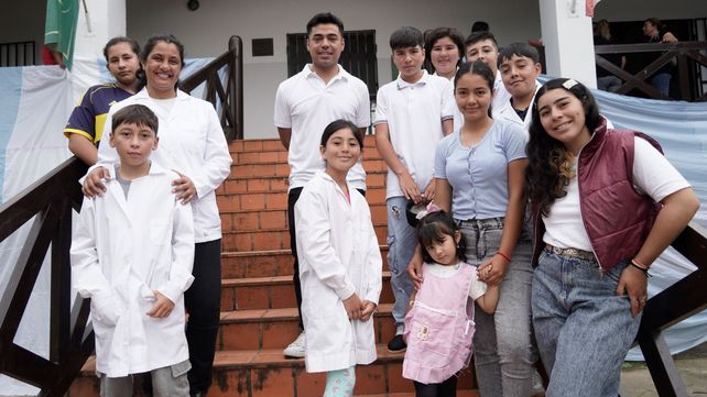 Festejos por los 100 años de la escuela del Charigüé, una historia escrita al otro lado del río