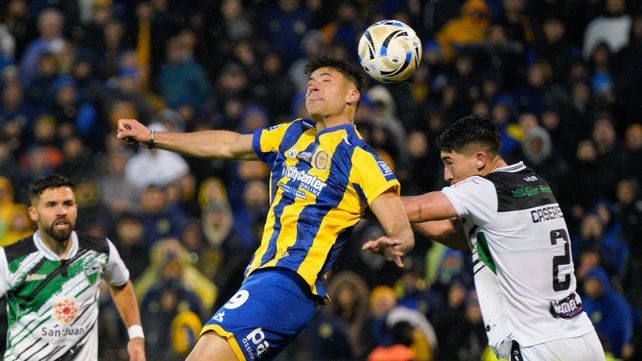 Alejo Veliz quiere jugar y hace todo lo posible para que la lesión que sufrió ante Boca no sea un impedimento. Ariel Holan ya lo puso en dos entrenamientos.