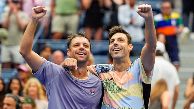 Horacio Zeballos y Marcel Granollers celebran el primer título de ambos en el US Open de tenis.