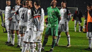 En Colón ningún jugador quiere ceder y se complicaron las rescisiones