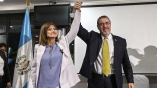 Bernardo Arévalo se impuso en balotaje&nbsp; conservadora Sandra Torres por 58,4% a 36,8%