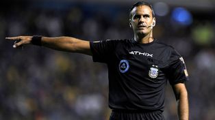 Ariel Penel fue parado después del polémico arbitraje del choque entre Gimansia y Sarmiento.&nbsp;