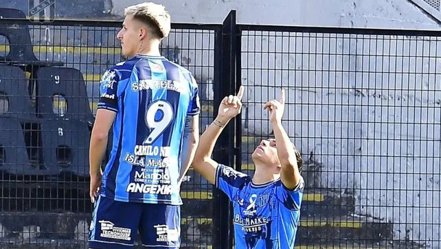 El emocionante homenaje de sus compañeros al joven futbolista que murió durante una cirugía de rodilla