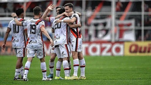 Chacarita y Patronato ya juegan su final por la permanencia