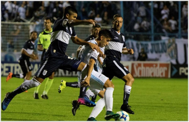 El Lobo desea romper el maleficio en el Bosque contra el Decano