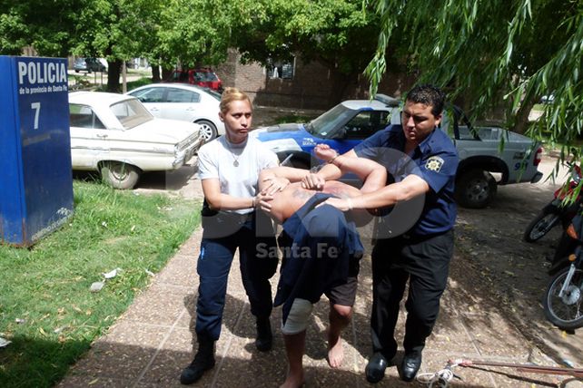 Golpeó a su mujer, quiso matar a sus hijos y lo apresó la Policía