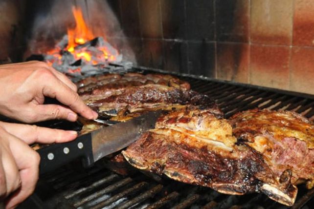 Un hombre falleció en Paraná al atragantarse con un pedazo de carne en la cena de Año Nuevo.