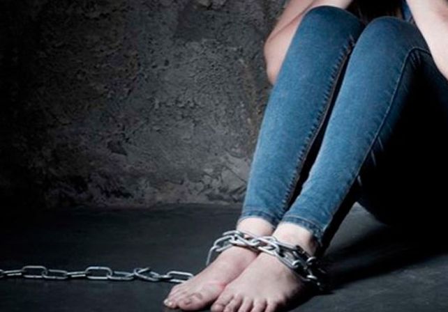 Tiene retraso mental, la mantuvieron 30 años encerrada y comiendo sobras