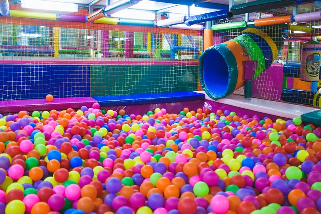 Por la crisis, crecen los cumpleaños low cost: salón compartido, mate y agua
