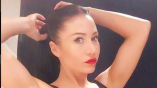 Adabel Guerrero nadó desnuda en Carlos Paz