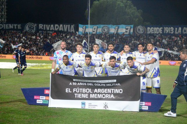 Los once de Central que Jorge Almirón puso desde el arranque en cancha de Independiente Rivadavia.