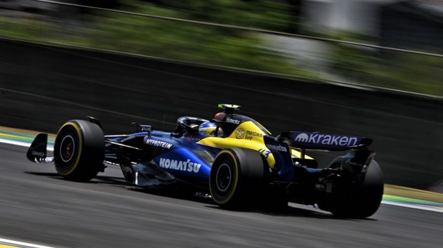 Franco Colapinto acelera el Williams en el autódromo de Interlagos