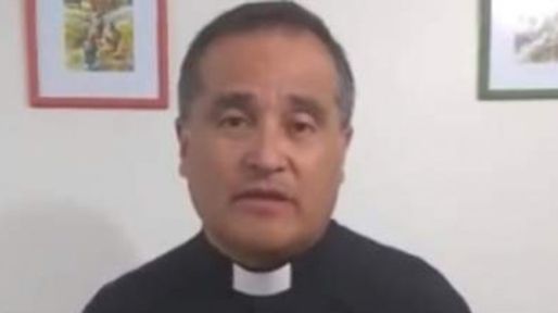 Un cura tuvo que renunciar por intentar seducir a un joven