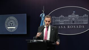 El vocero presidencial, Manuel Adorni, no se privó de lanzar una crítica hacia los legisladores díscolos.