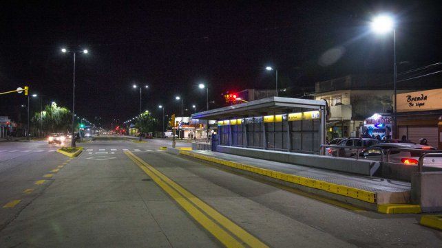 Anunciaron una paralización paulatina del transporte urbano y desde este viernes no habrá servicio nocturno.
