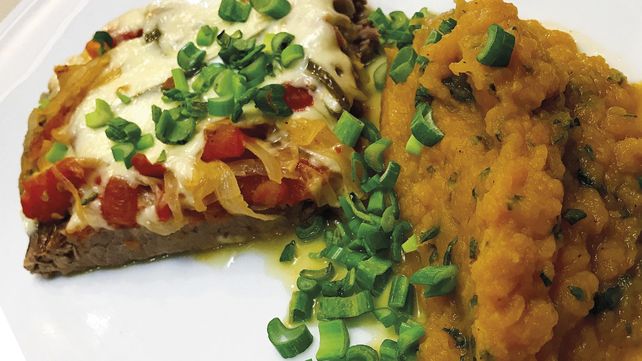 Matambre a la portuguesa con puré mixto by Guillermo Calabrese