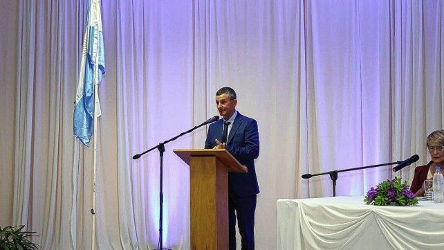 El intendente de Gobernador Mansilla