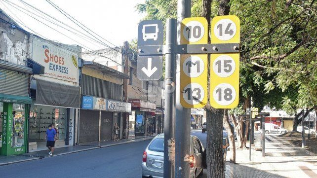 Parada de colectivos vacía en la ciudad de Santa Fe. Parada de colectivos vacía en la ciudad de Santa Fe.