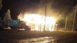 Investiga un extraño incendio en una vivienda en construcción en la Autovía 14.