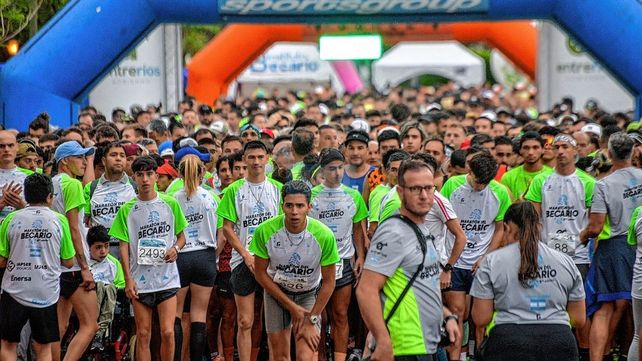 Cerca de 3 mil atletas participaron en el Maratón del Becario.