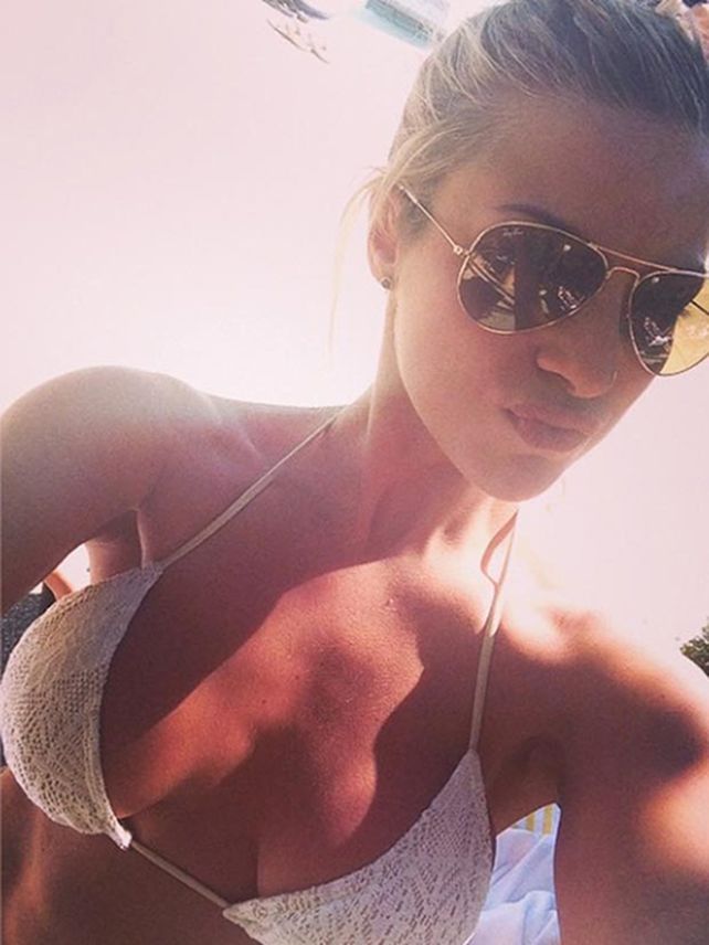 Ailén Bechara, azafata hot