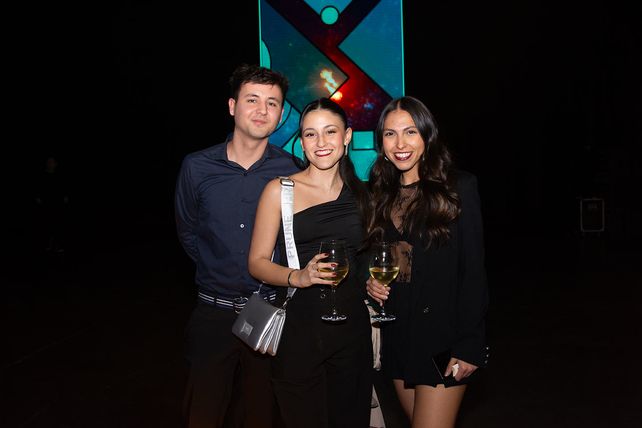 Tomás Orio, Victoria y Sofia Roncarolo
