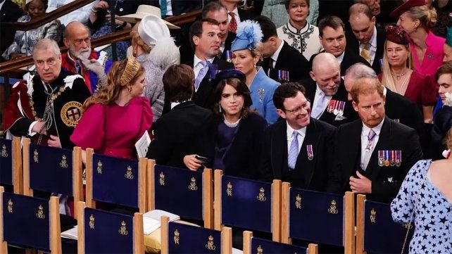 Andrés de York ha ocupado la tercera fila en la coronación de Carlos III