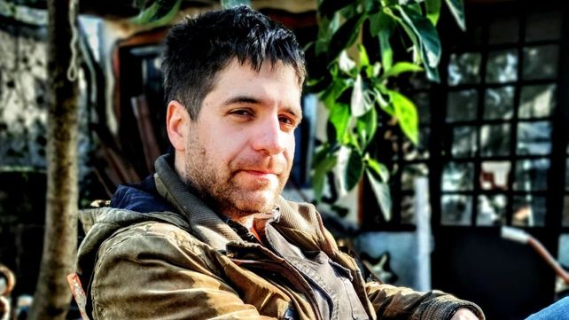 El escritor y periodista rosarino Santiago Beretta presenta este viernes su primer libro de crónicas