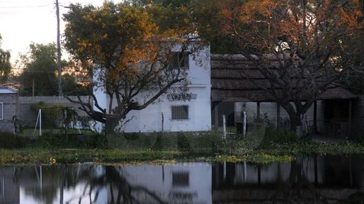 Evacuaron cuatro familias más de la Vuelta del Paraguayo