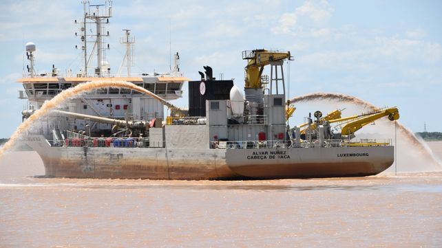 Ambientalistas sostienen que el dragado en ese sector del río no cuenta con estudios de impacto ambiental