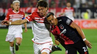 Newells evitó la derrota, pero sigue en crisis.