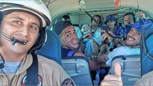 Los pilotos de Prefectura Naval Argentina trasladaron al plantel argentino rumbo al Predio de Ezeiza.&nbsp;