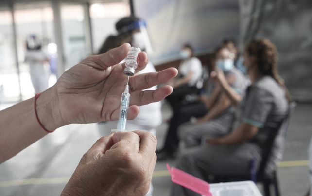 Los docentes serán inoculados con la vacuna Sinopharm de origen chino.