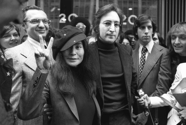 El romance con Jhon Lennon convirtió de inmediato a Yoko Ono en una celebridad.