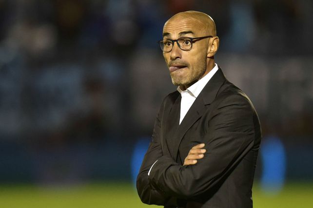 Conductor. Montero trabaja sobre nombres que se irían y otros que vendrán.