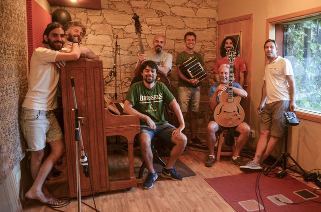 Los Altiyeros. Un grupo de artistas liderados por Damián Torres y Santiago Muñiz lanzaron “Spinettango”