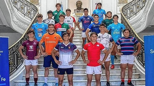 La tradicional foto de los capitanes del Campeonato Argentino Juvenil se realizó en la Casa de Gobierno de Santa Fe.