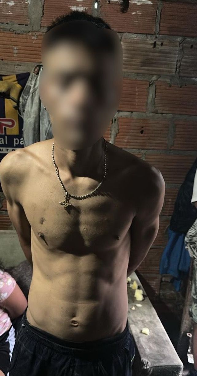 El quinto sospechoso detenido por la balacera contra el Heca. Lo arrestó PDI en la zona oeste de Rosario.