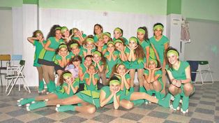 Un mundo sobre ruedas en el salón de usos múltiples de la vecinal Schneider