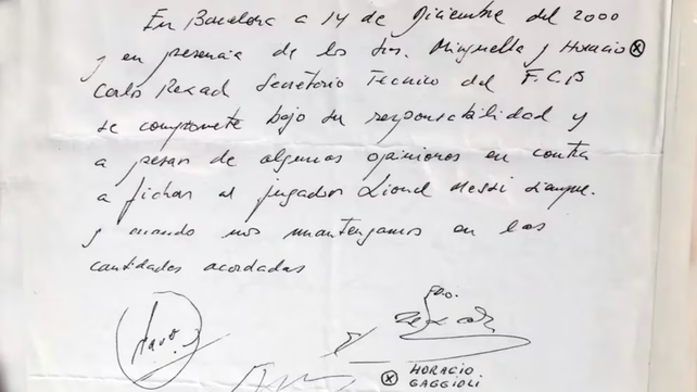 La servilleta con el compromiso que Carles Rexach firmó en nombre del Barcelona para contratar a Lionel Messi