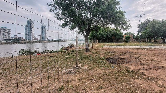 Alto Verde: vecinos se oponen a que construyan un jardín de infantes en un lugar barrancoso