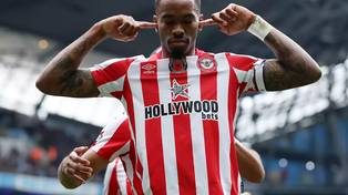 Ivan Toney, goleador y figura del Brentford, recibió una durísima sanción por violar la reglamentación de las apuestas deportivas.&nbsp;