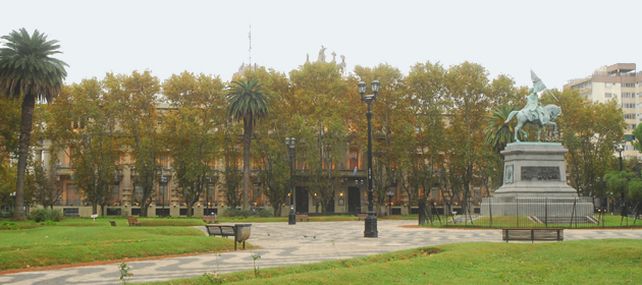 La histórica plaza San Martín. El municipio quiere allí una cochera subterránea.