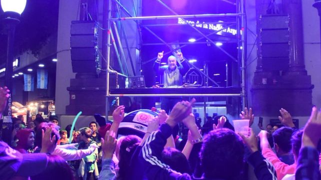 La música estará a cargo Dj Droopy Faiola